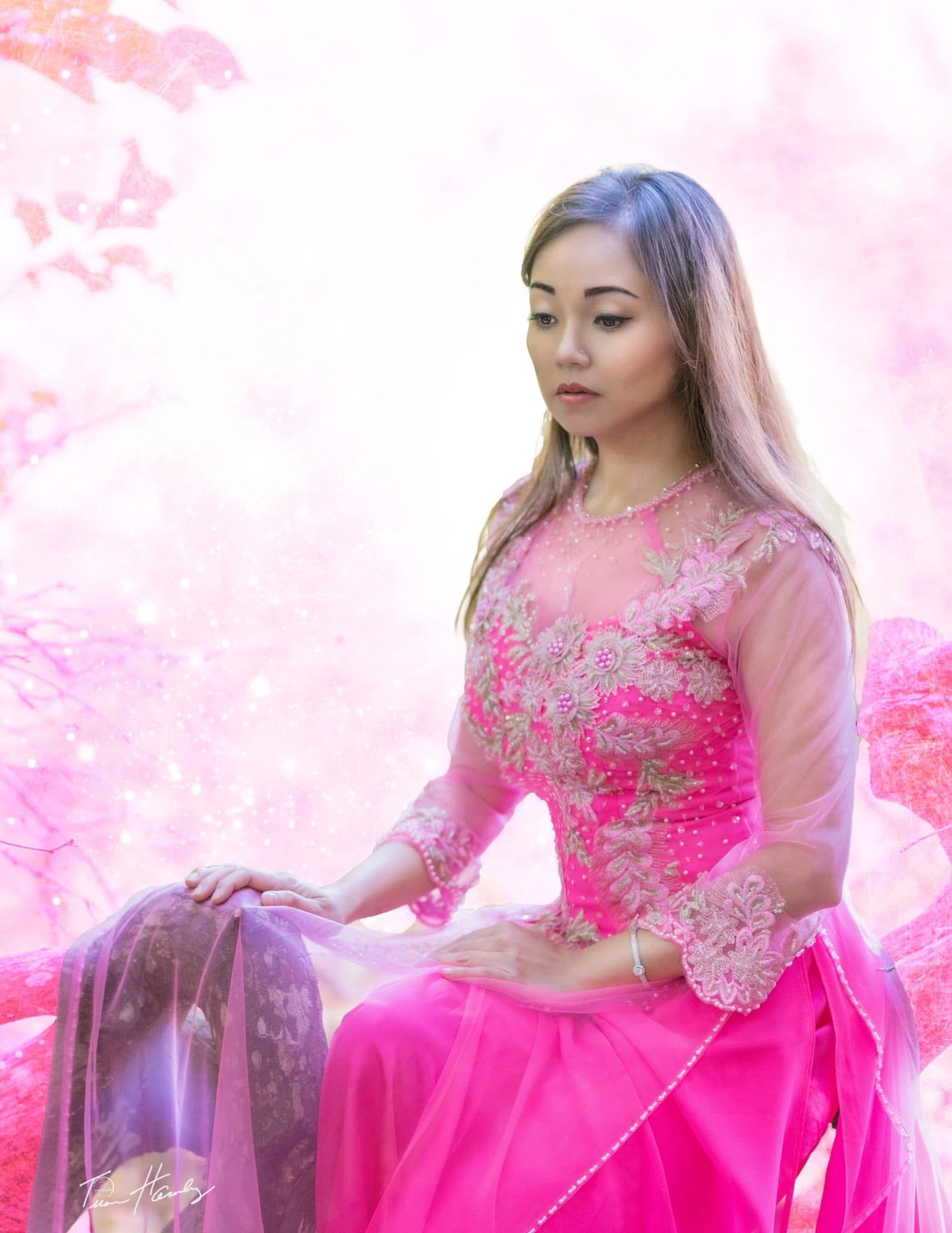 Pink Áo Dài